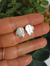 Load image into Gallery viewer, Little hammer leaf-shaped earrings