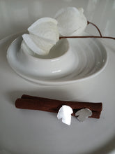 Load image into Gallery viewer, Little hammer leaf-shaped earrings